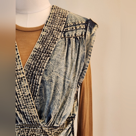 New! || PILCRO || Wrap, vest, chambrey, cropped, pullover, size small, blue - Picture 4 of 12